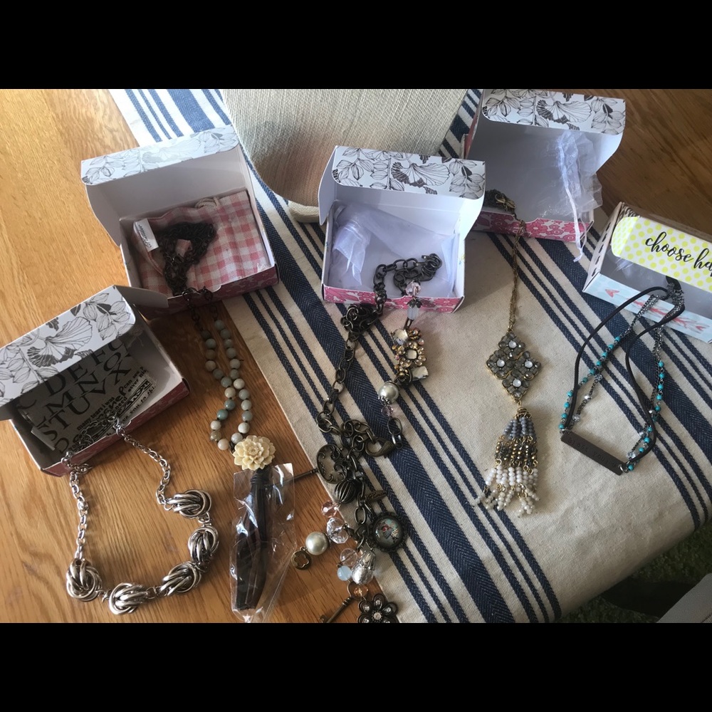 5 plunder necklaces lot with boxes